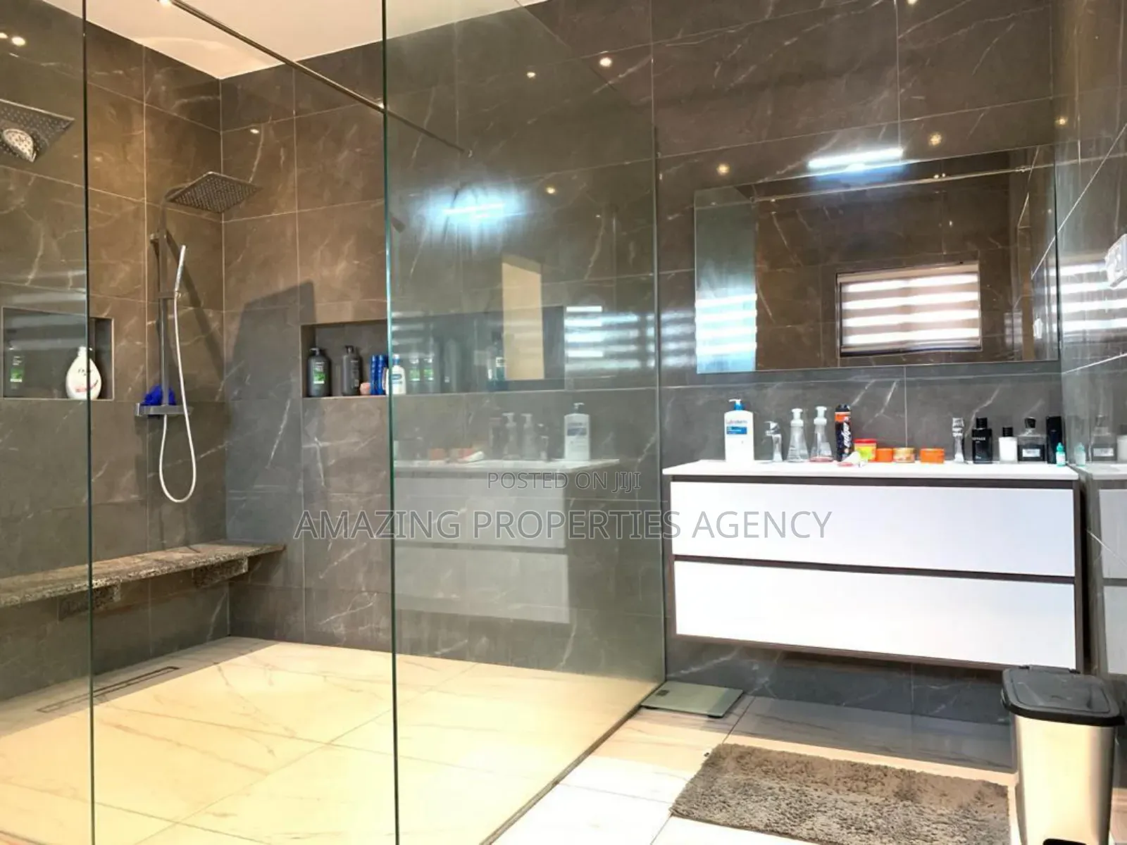 5bdrm Mansion in Airport Residential Area for rent