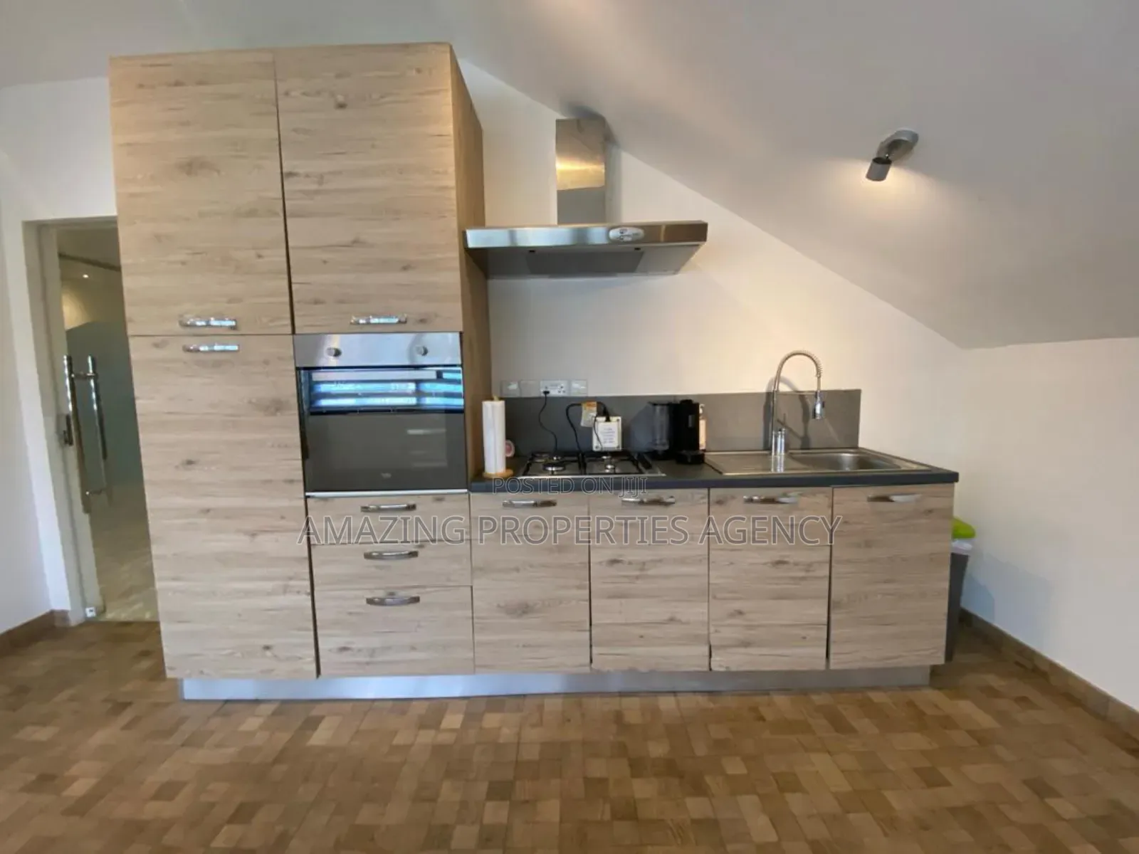 5bdrm Mansion in Airport Residential Area for rent