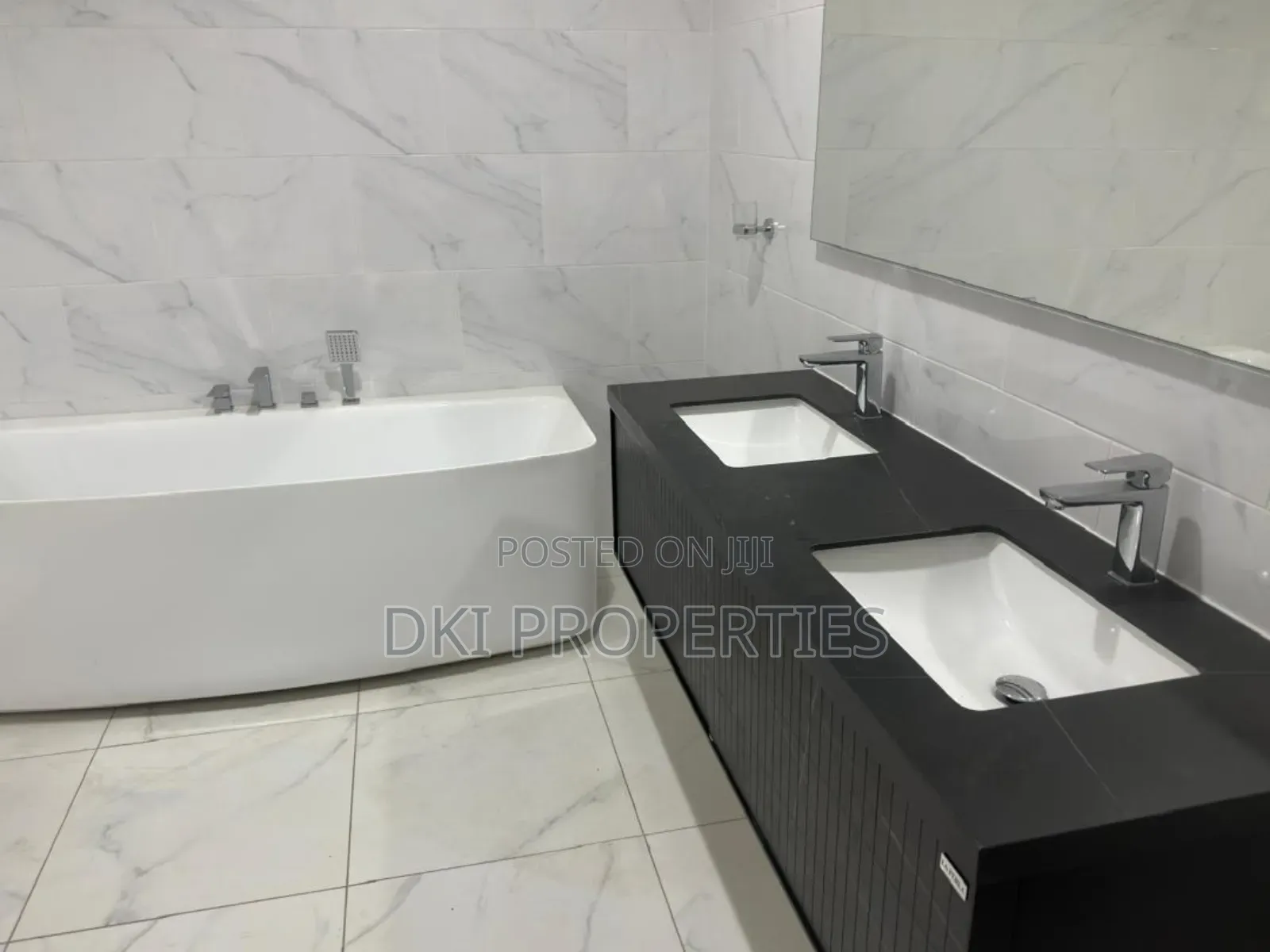 5bdrm House in Dki Properties, East Legon for sale