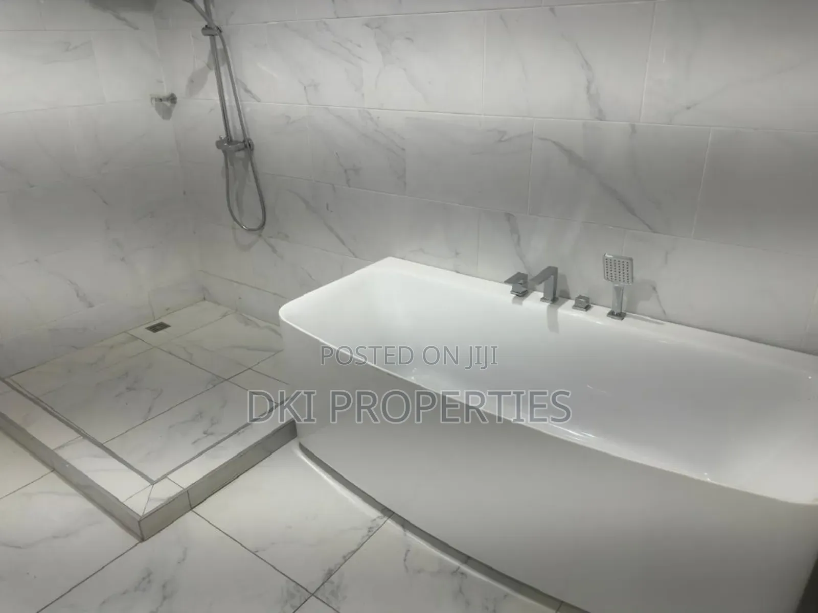 5bdrm House in Dki Properties, East Legon for sale