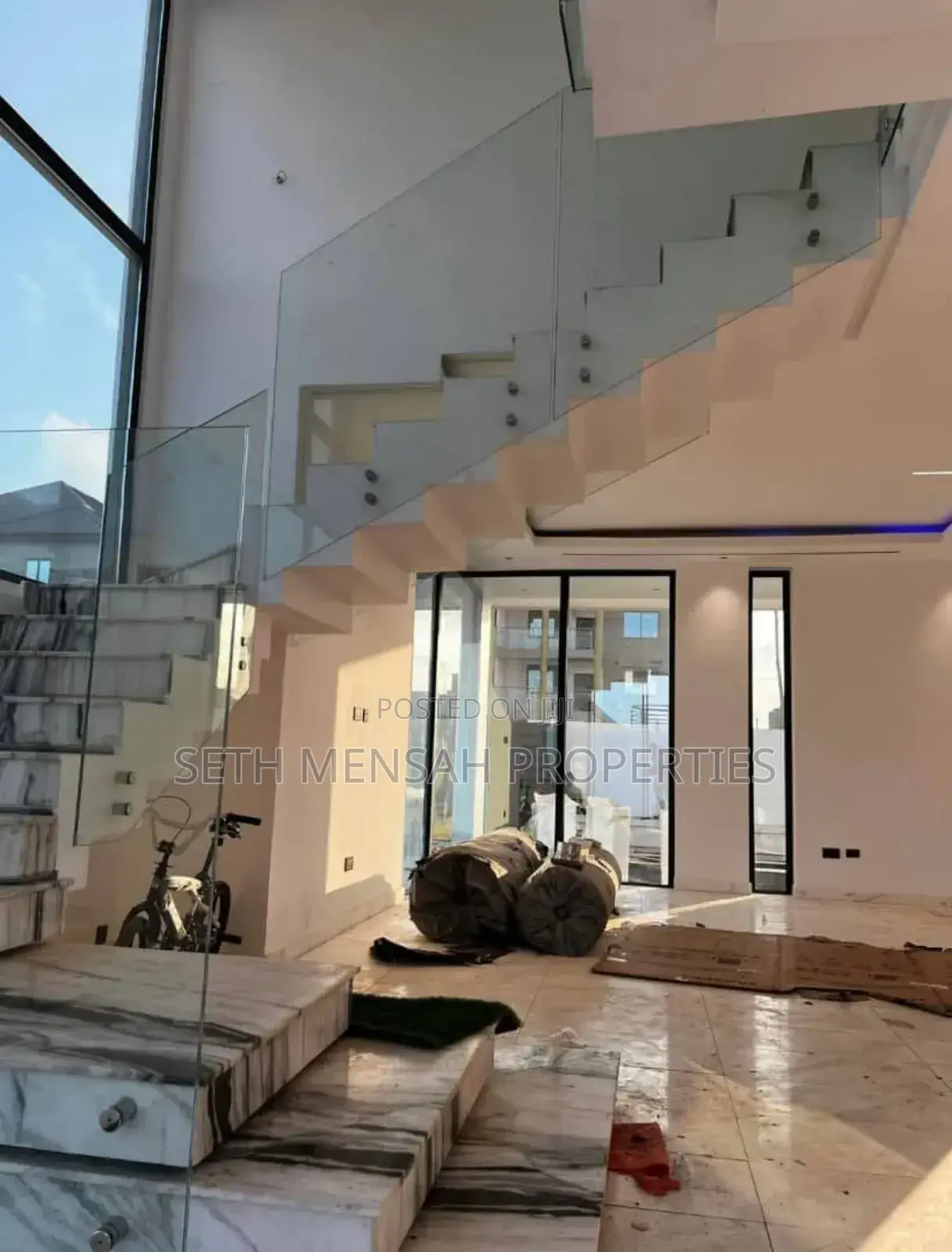 5bdrm House in Airport Residential Area for sale