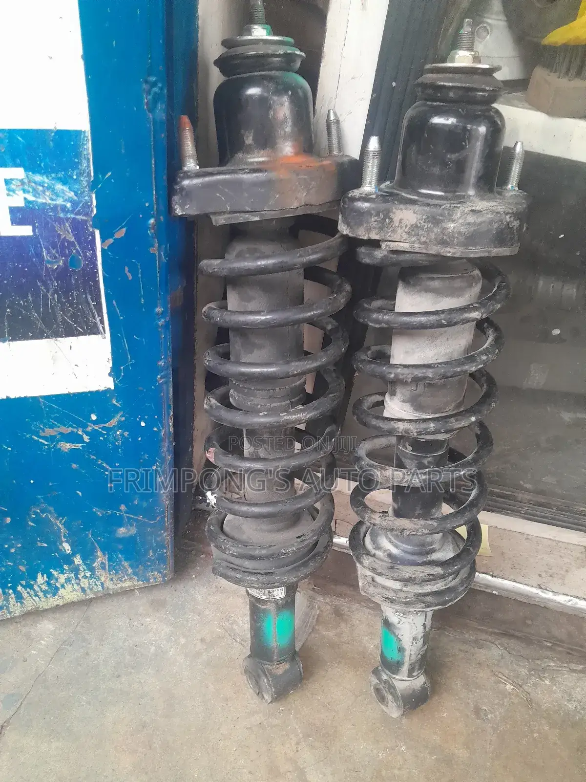 Mitsubishi Outlender 2014 Back Shocks Absorbers
