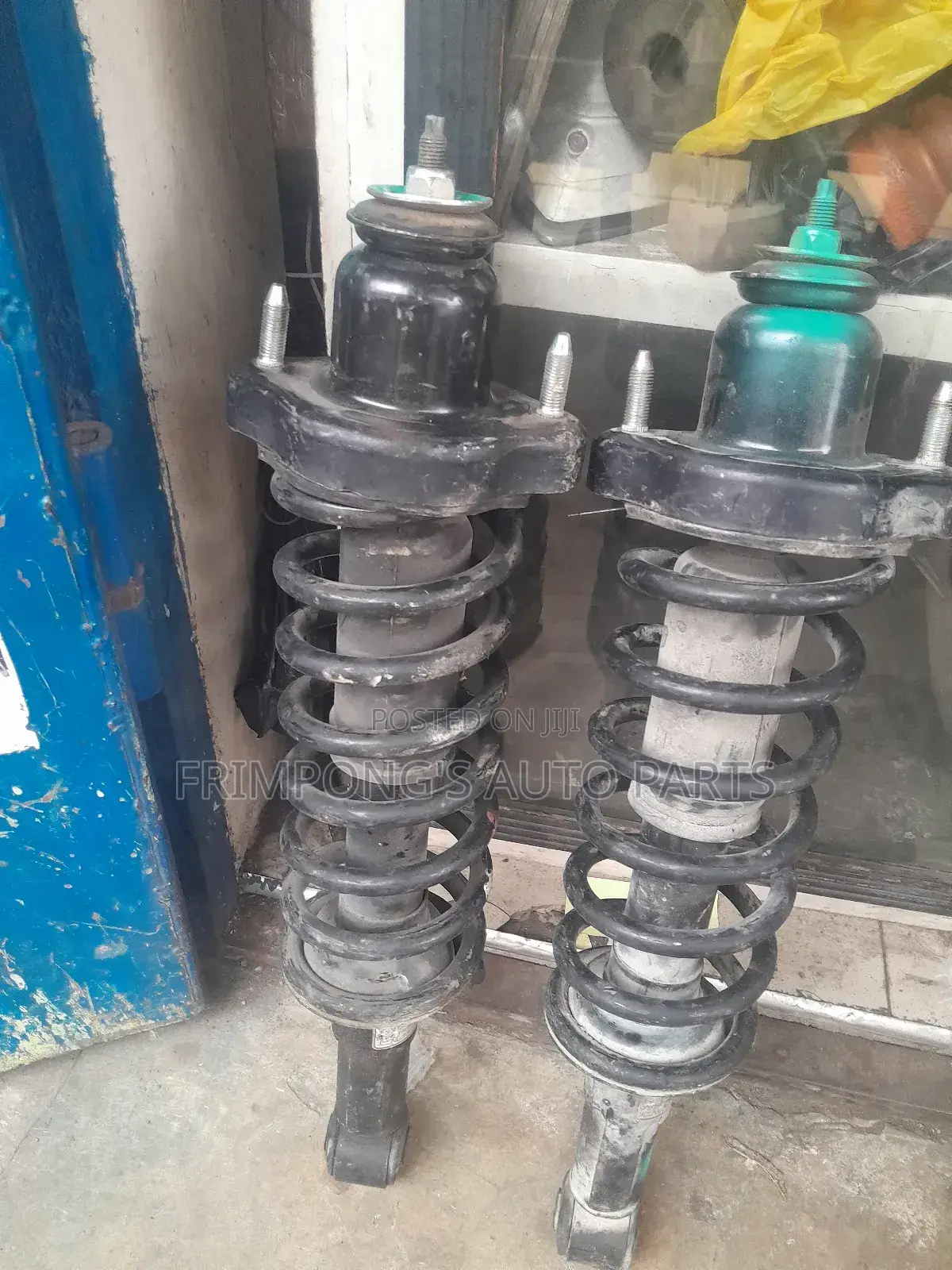 Mitsubishi Outlender 2014 Back Shocks Absorbers
