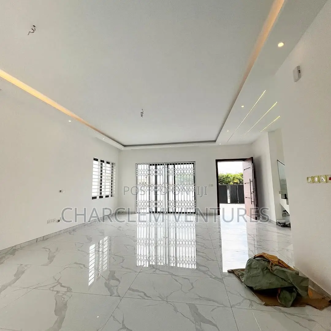 4bdrm House in Charclem Ventures, Sakumono for sale