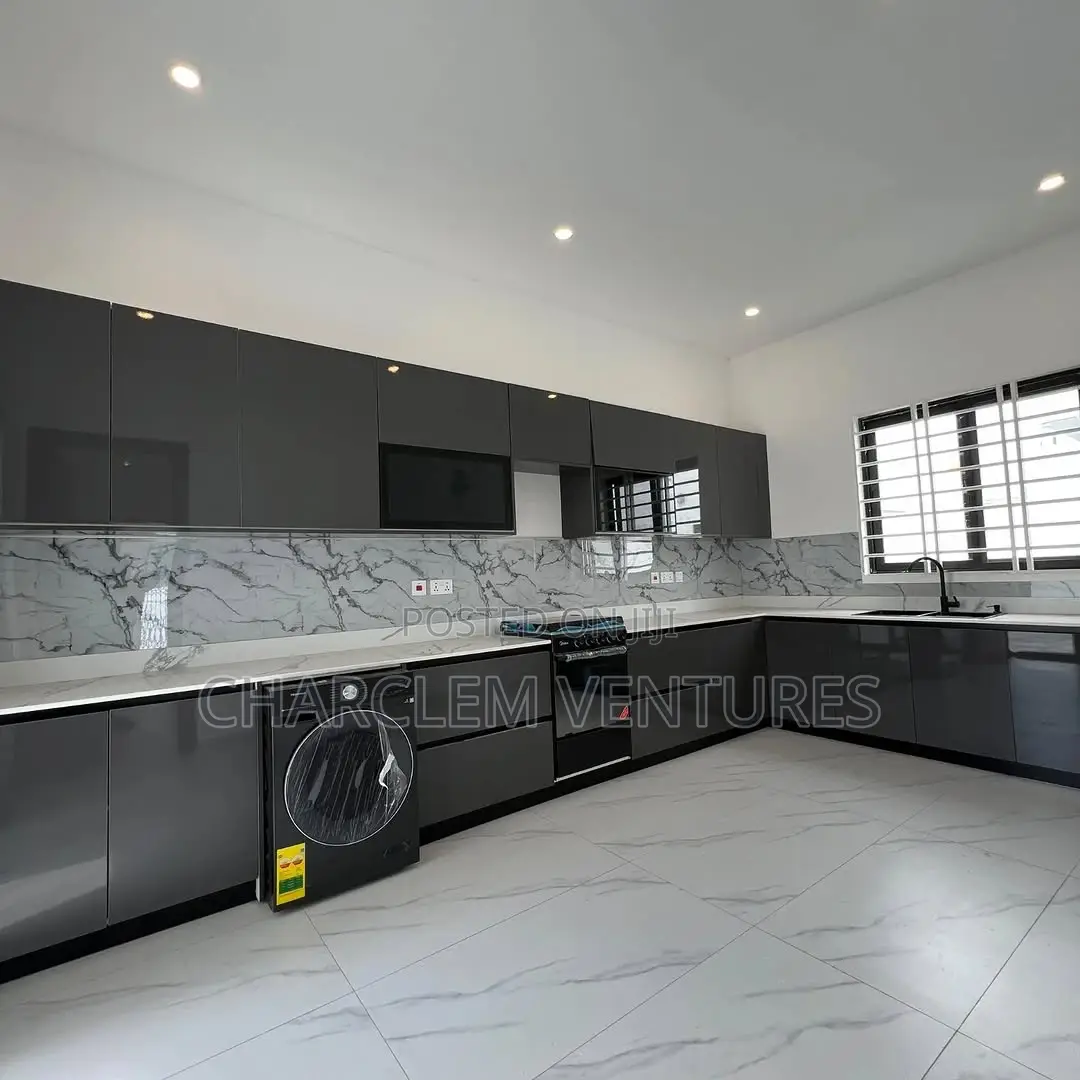 4bdrm House in Charclem Ventures, Sakumono for sale