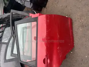 Photo - Pontiac Vibe 2009- 2000 Doors Available