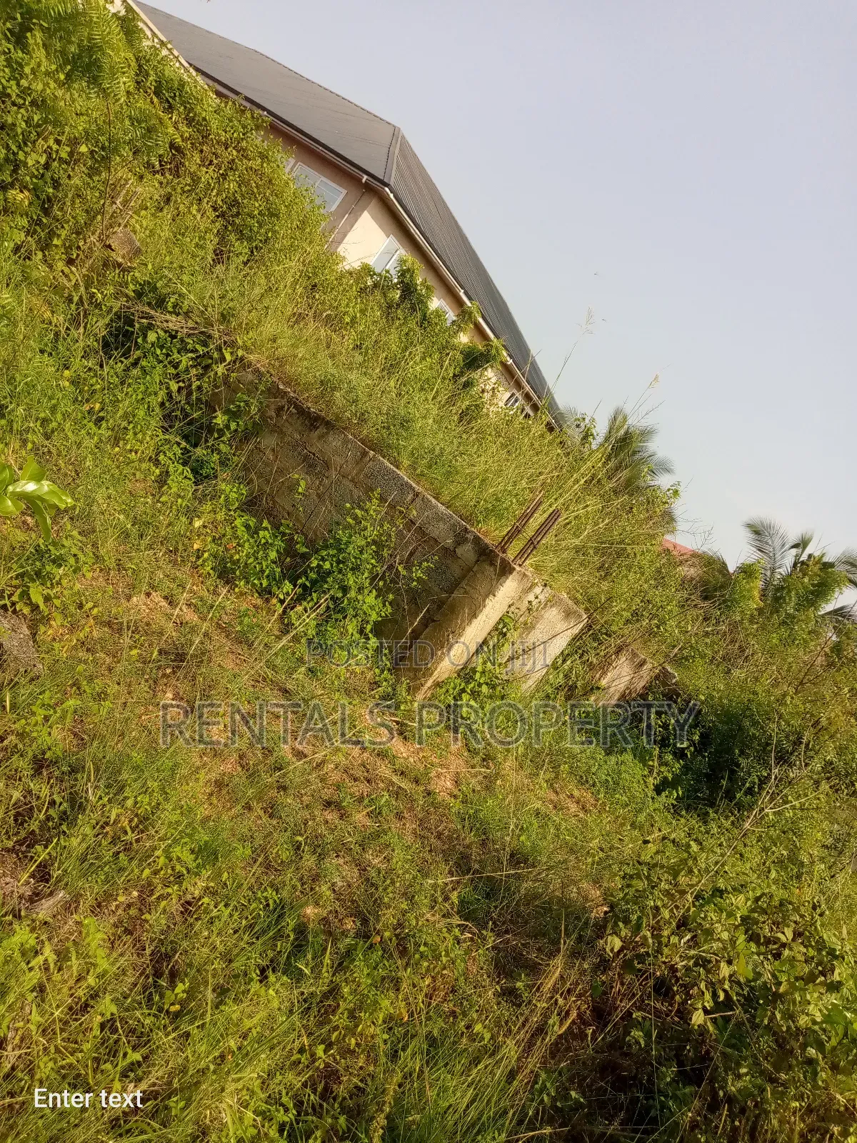Uncomplet House