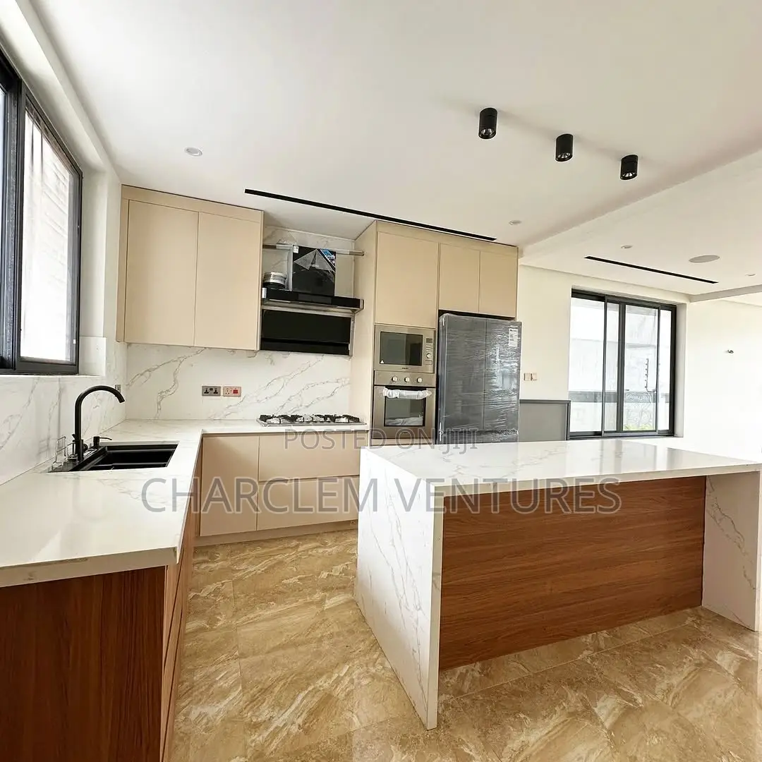 4bdrm House in Charclem Ventures, Accra Metropolitan for sale