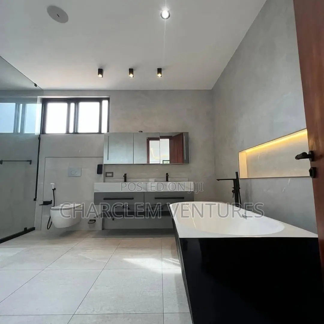 7bdrm House in Charclem Ventures, East Legon for sale