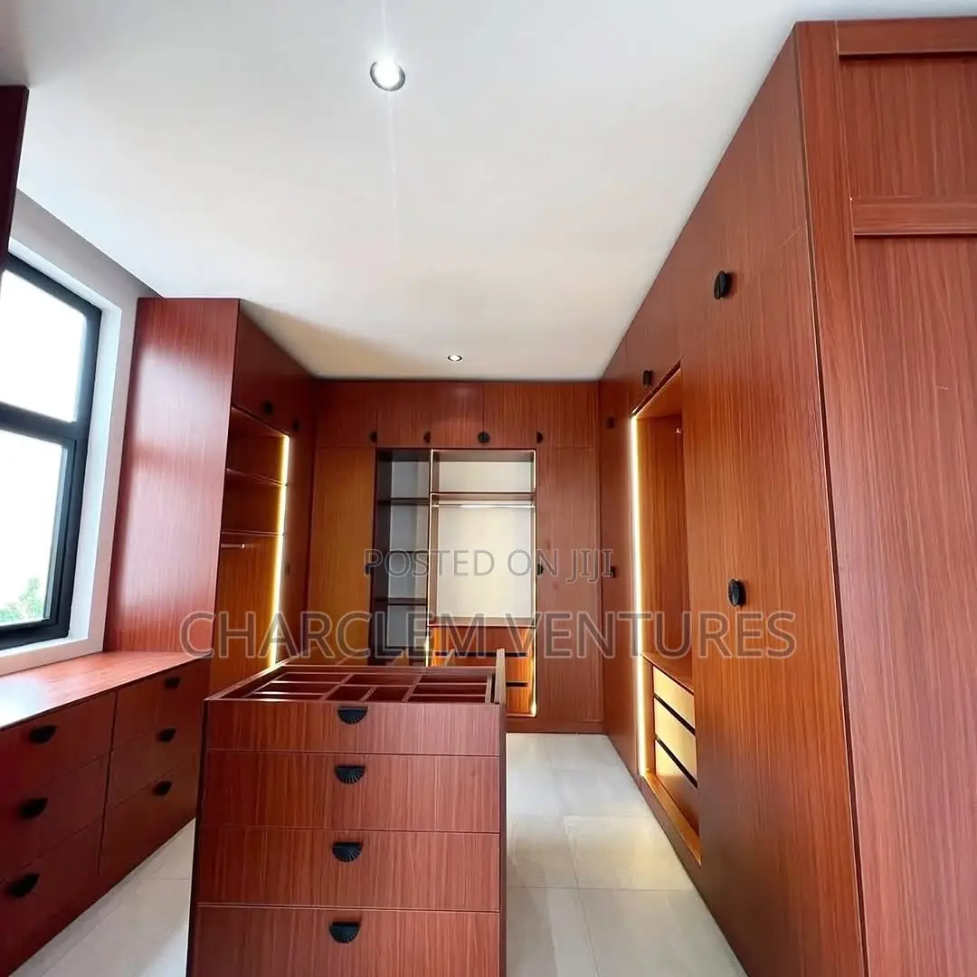 7bdrm House in Charclem Ventures, East Legon for sale