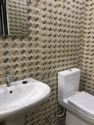 2bdrm Apartment in Kwashieman for rent