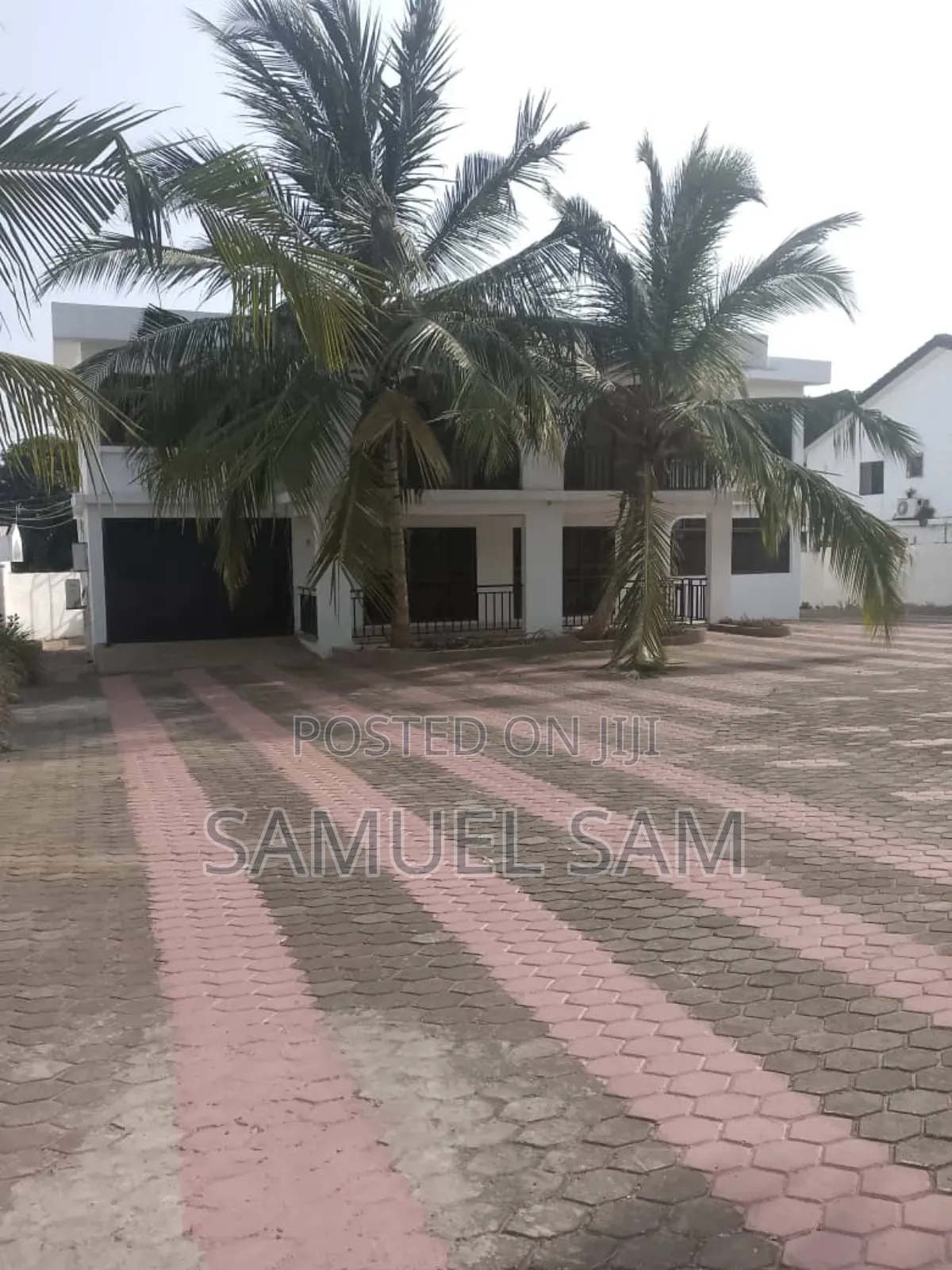 10bdrm House in Tema Community 3 for rent