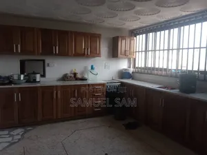 10bdrm House in Tema Community 3 for rent