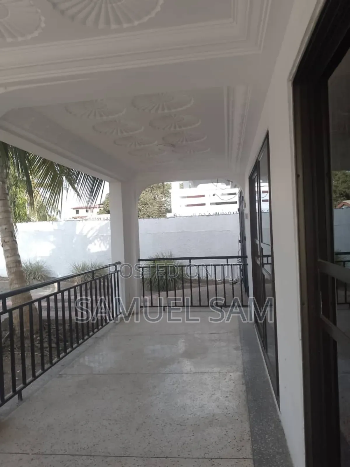 10bdrm House in Tema Community 3 for rent