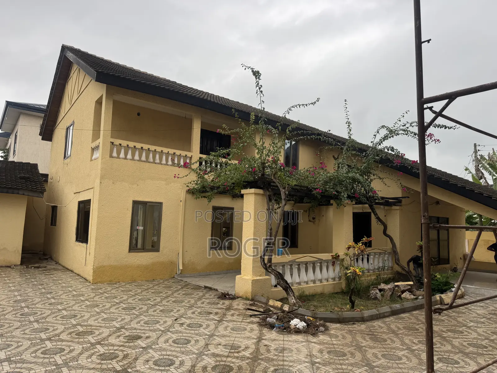 5bdrm House in West Land, Achimota for rent