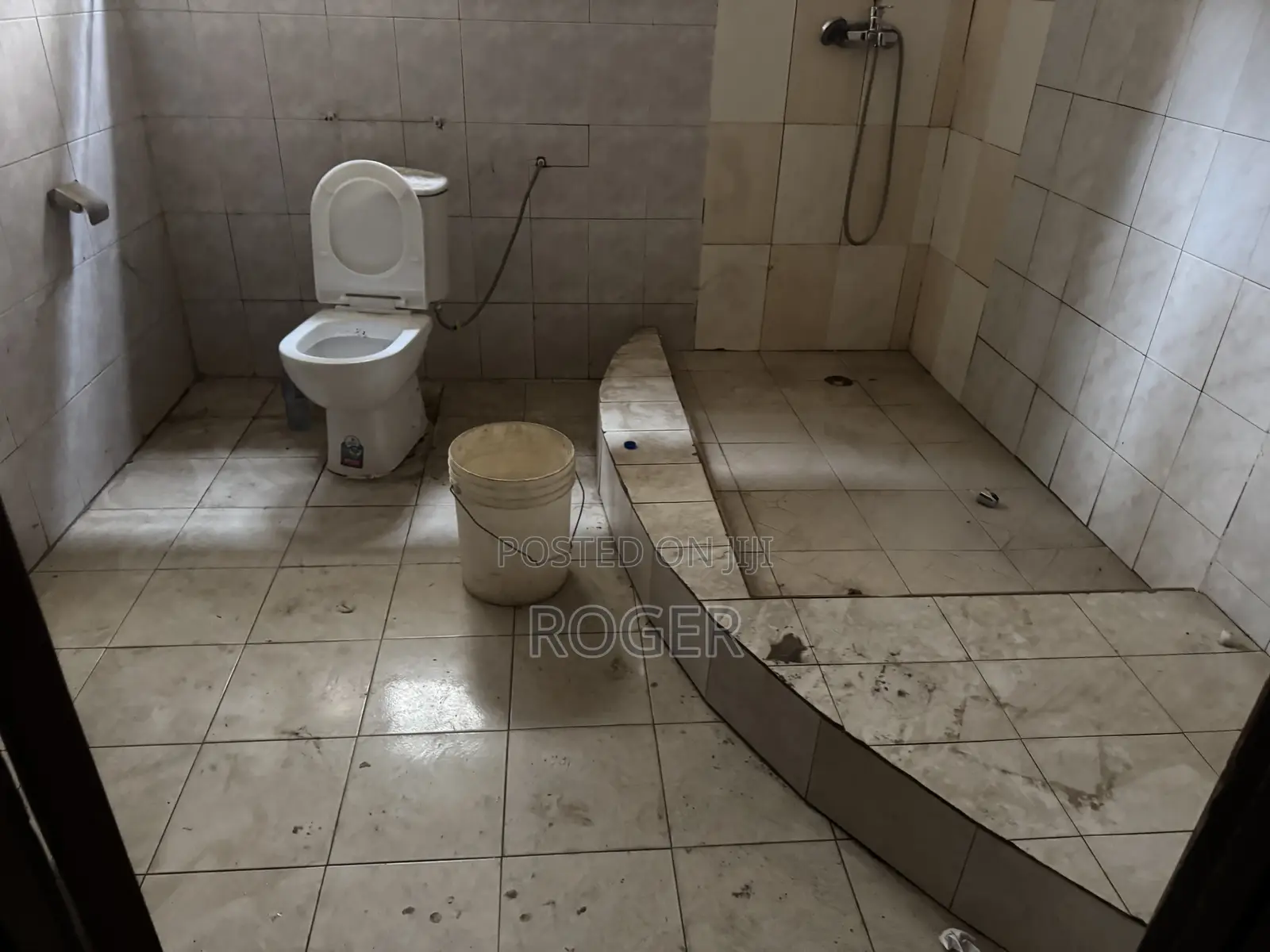 5bdrm House in West Land, Achimota for rent