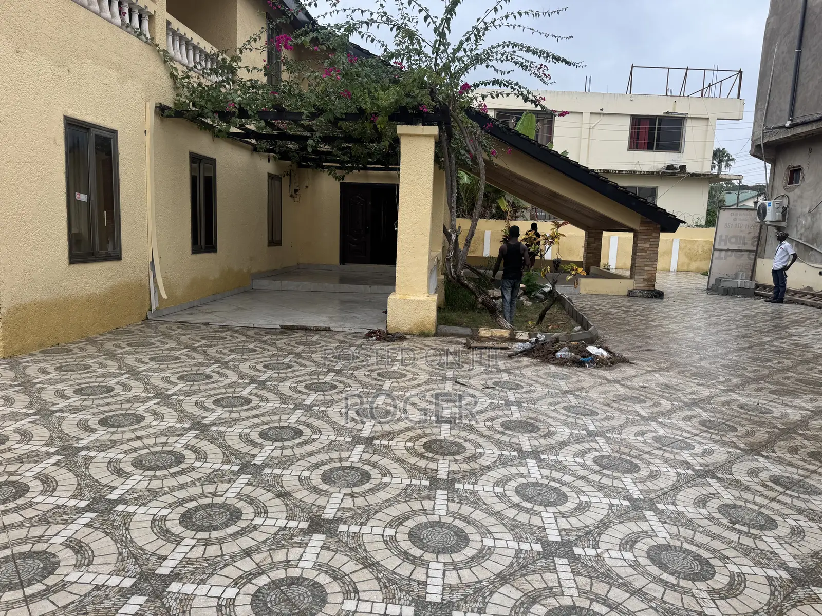 5bdrm House in West Land, Achimota for rent