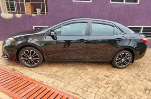 Toyota Corolla 2016 Black