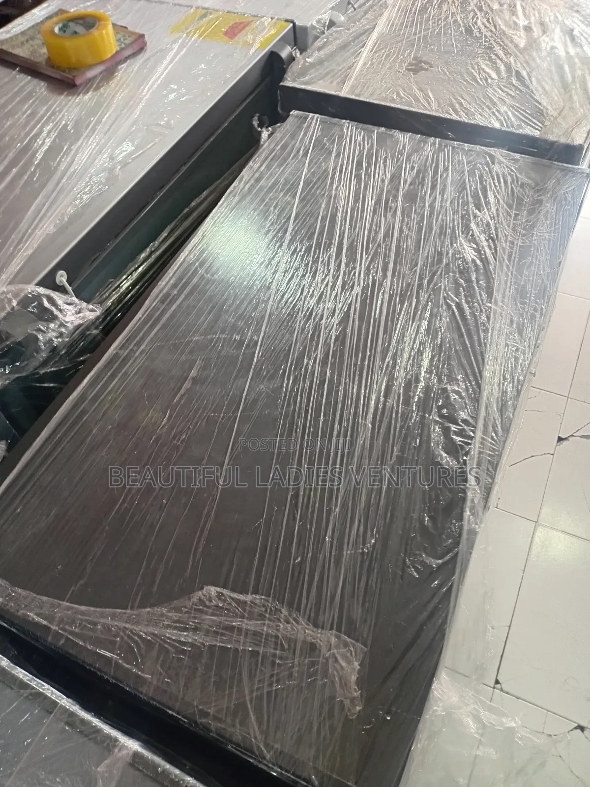 Mitsui 251l Chest Freezer