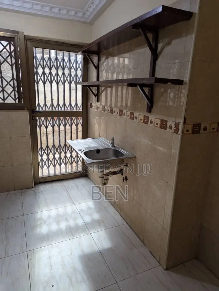 3bdrm House in Achimota Mile 7 for rent