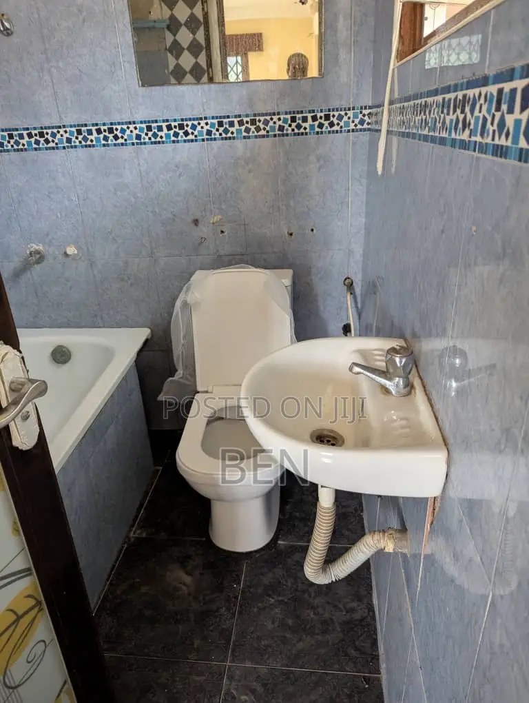3bdrm House in Achimota Mile 7 for rent