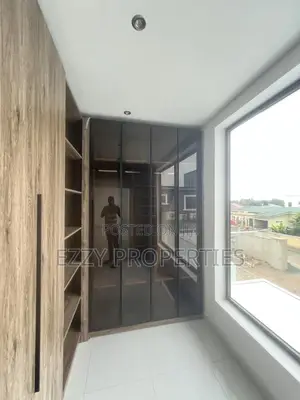 3bdrm House in 100, East Legon for sale