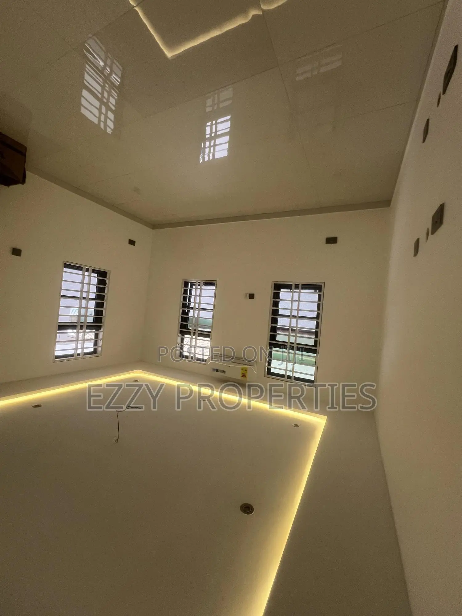 3bdrm House in 100, East Legon for sale