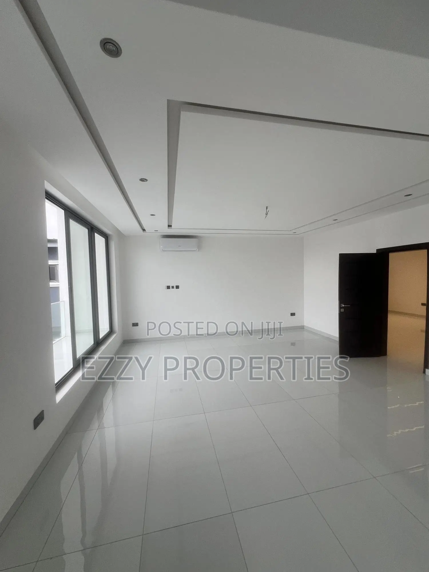 3bdrm House in 100, East Legon for sale
