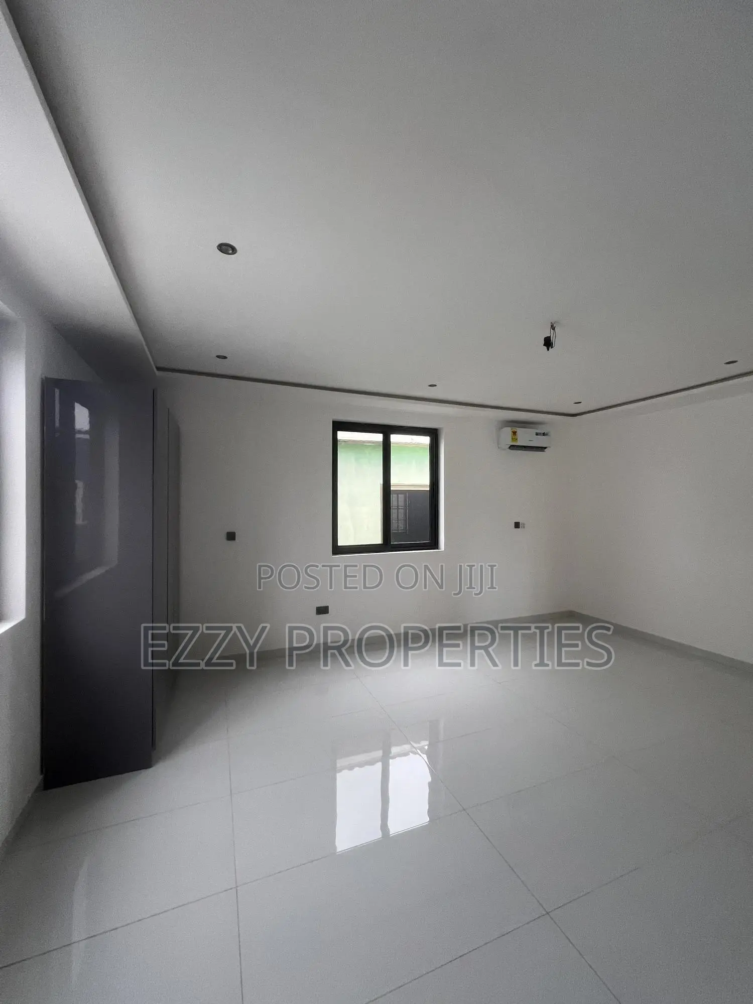 3bdrm House in 100, East Legon for sale