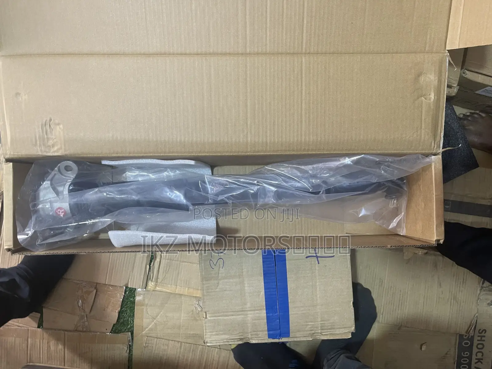 Range Rover Velar Back Shocks With Sensor