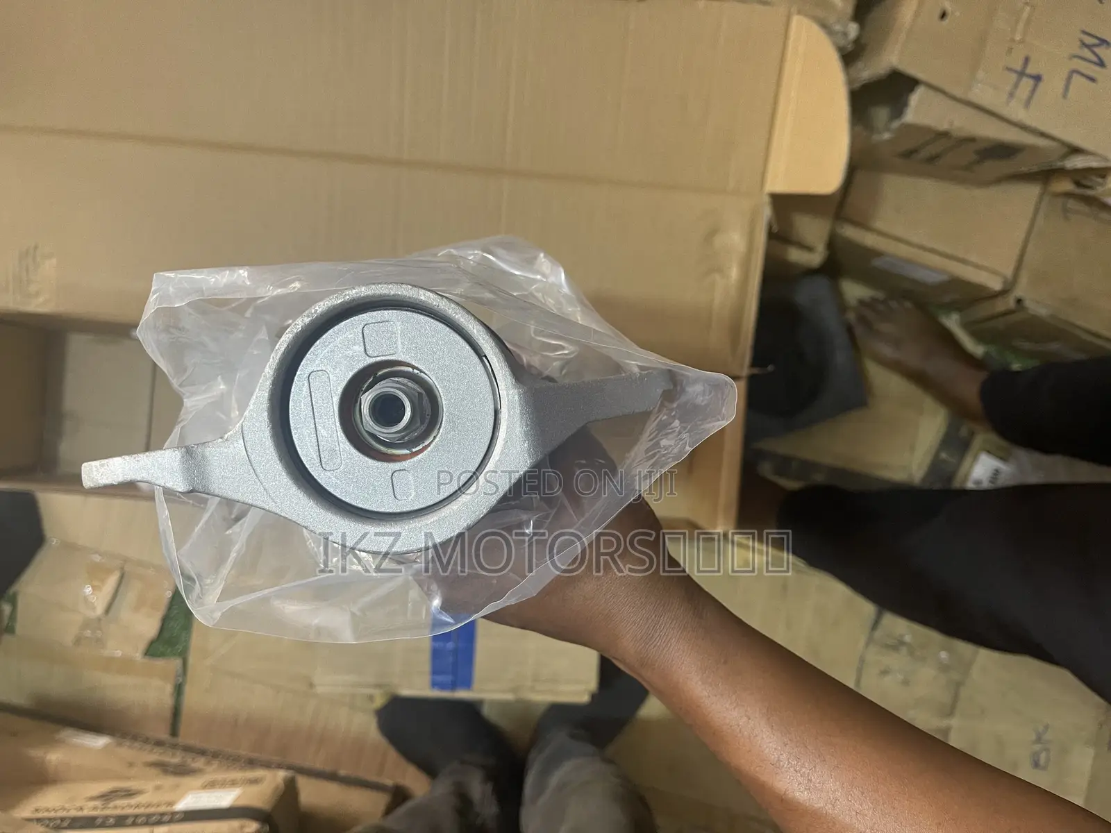 Range Rover Velar Back Shocks With Sensor