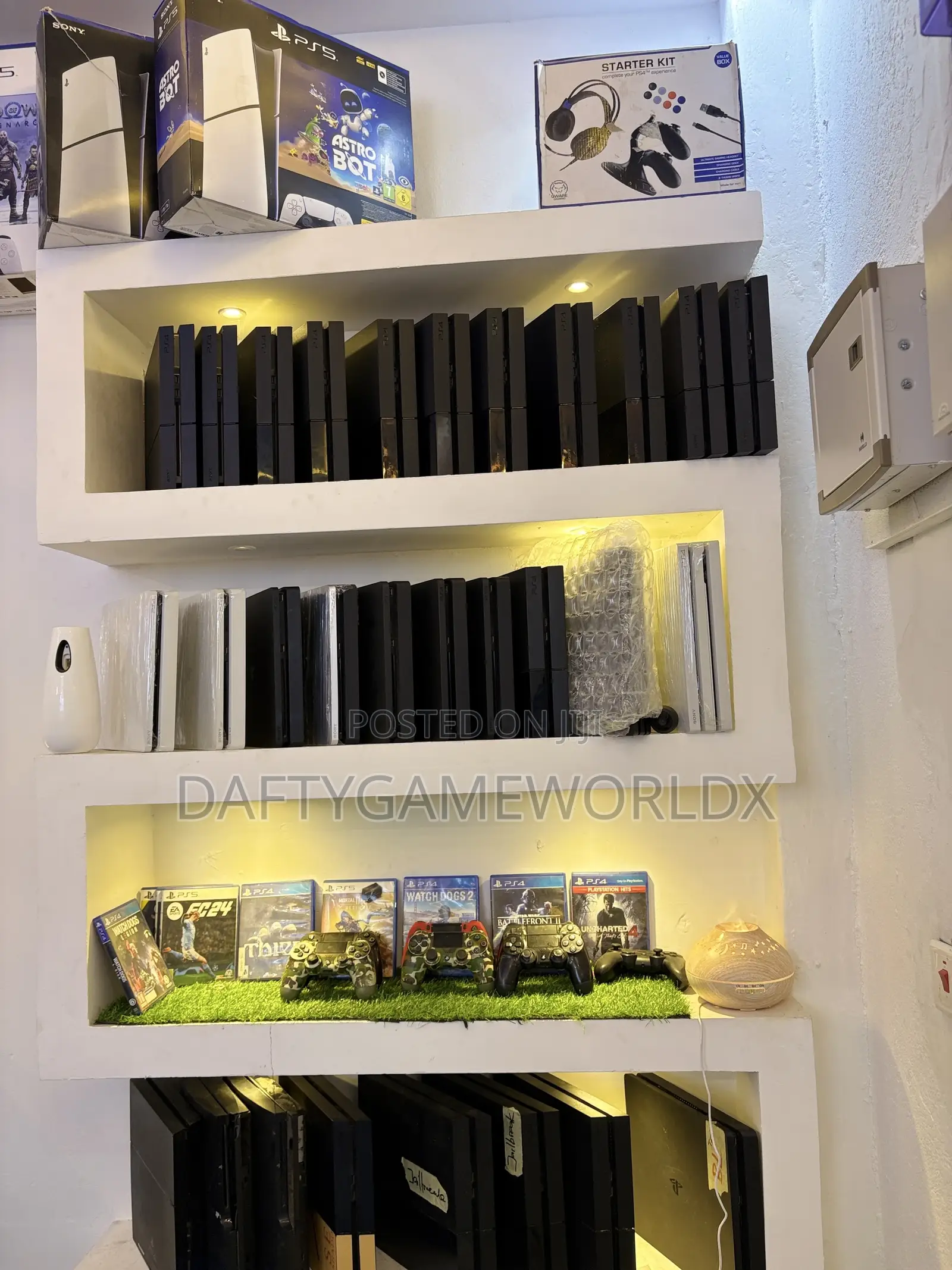 Ps4 Slim With 2 Controllers
