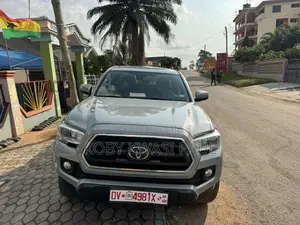 Photo - Toyota Tacoma SR5 2021 Beige