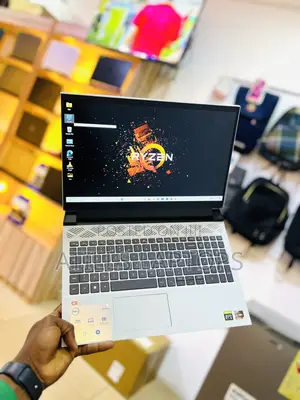 Laptop Dell G15 5535 16GB AMD Ryzen 5 SSD 512GB