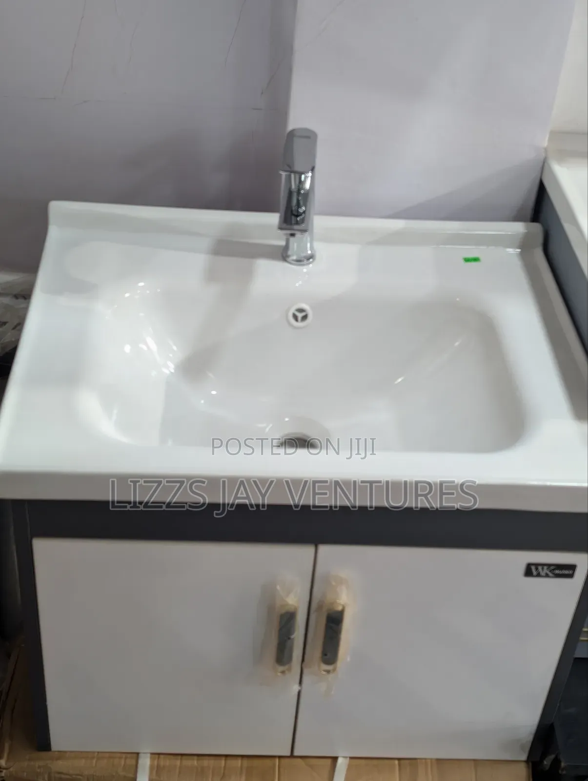 Cabinet Basin