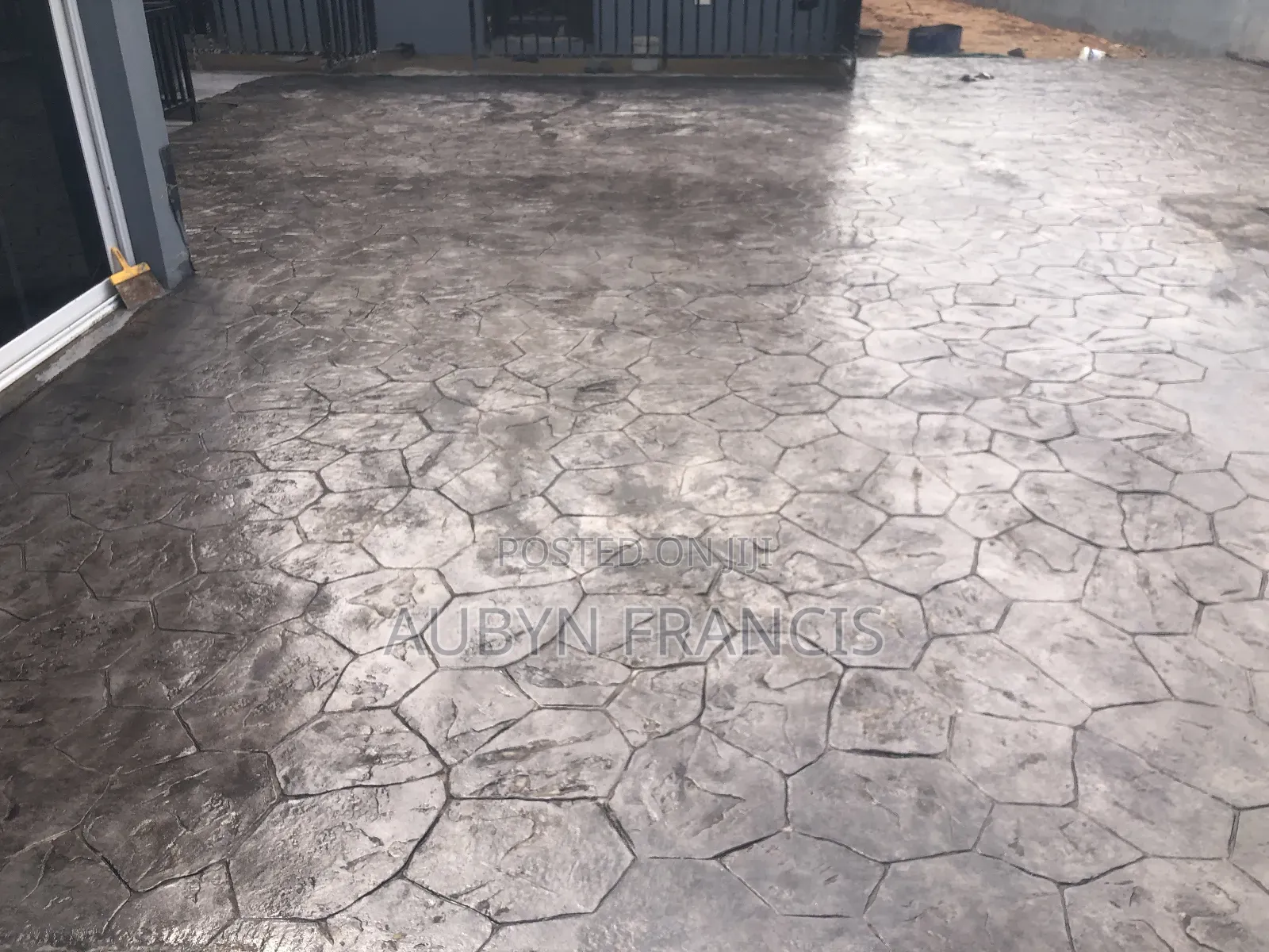 Expert in Concrete Stamping, Concrete Polishing, Masonry Block Lyer