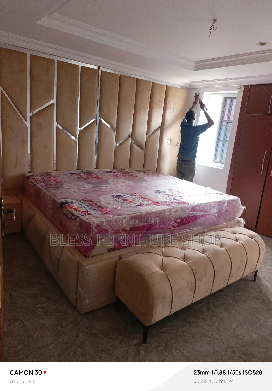 Master King Size Bed Frame With Side Drawers and Ottoman