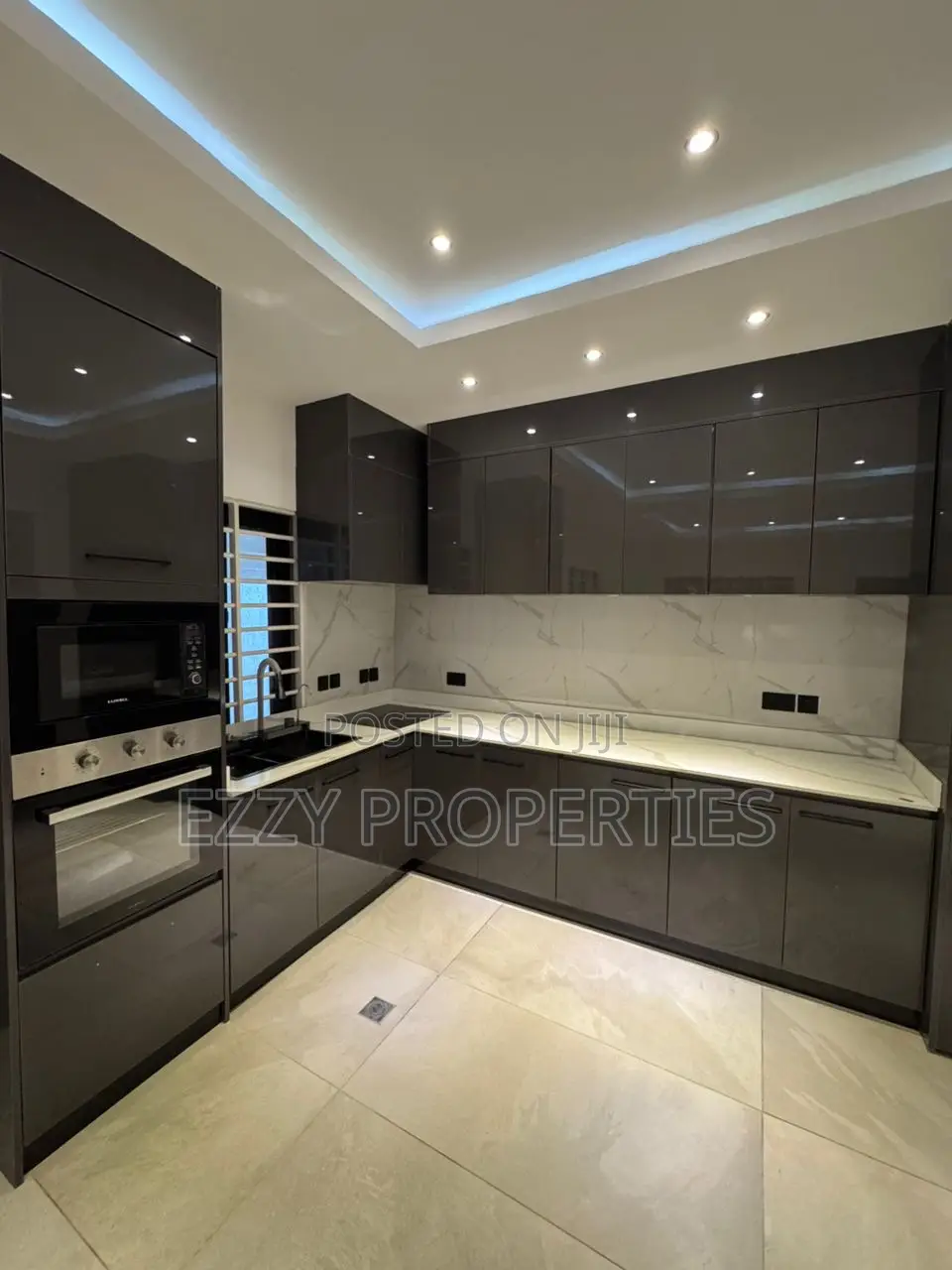 3bdrm Bungalow in Adenta Amrahia for sale
