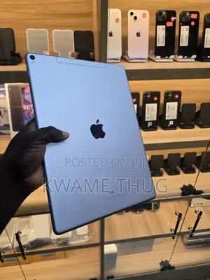 New Apple iPad Pro 12.9 (2022) 512 GB Silver
