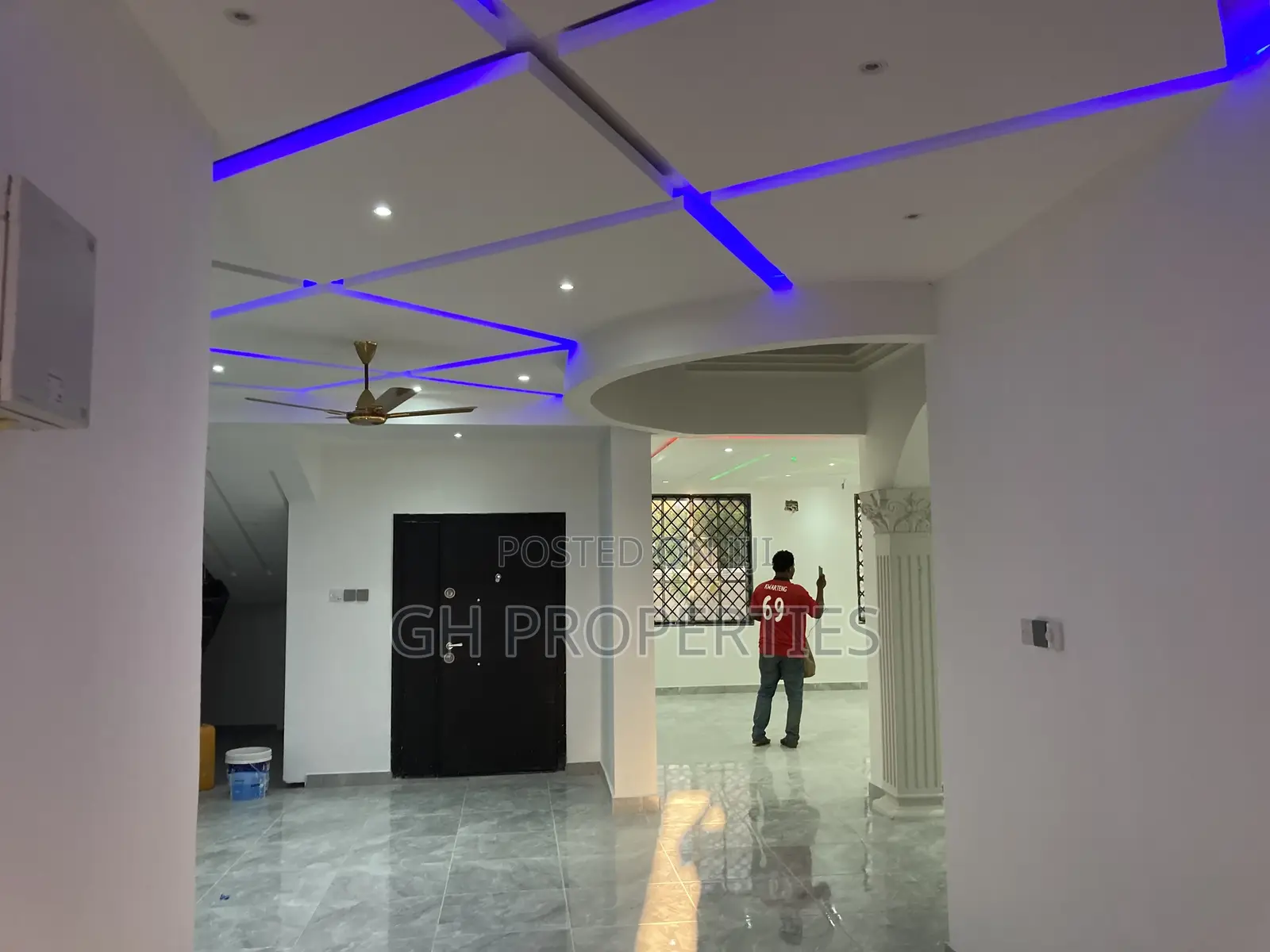 6bdrm Mansion in Executive Six, Kumasi Metropolitan for sale