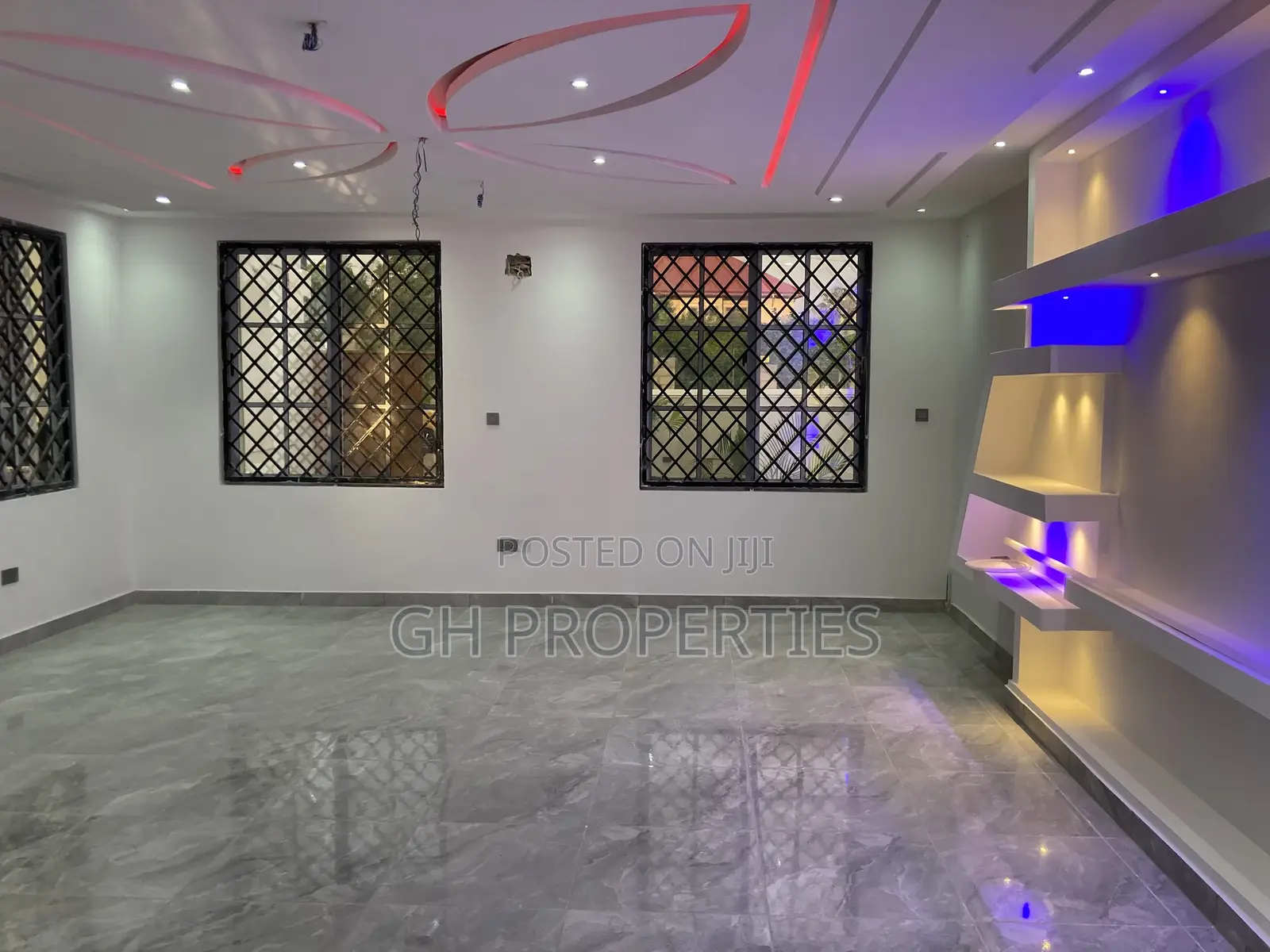 6bdrm Mansion in Executive Six, Kumasi Metropolitan for sale