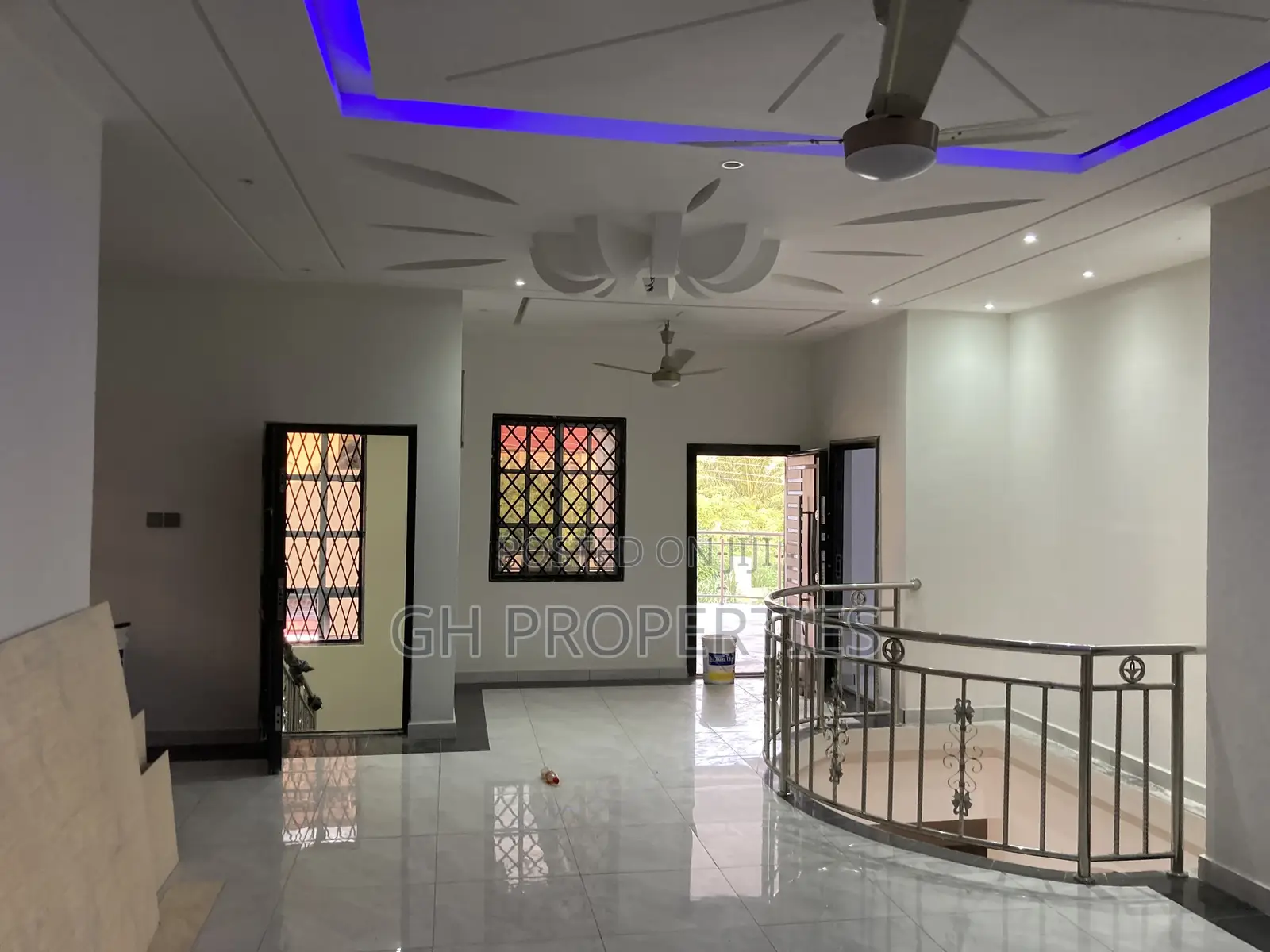 6bdrm Mansion in Executive Six, Kumasi Metropolitan for sale