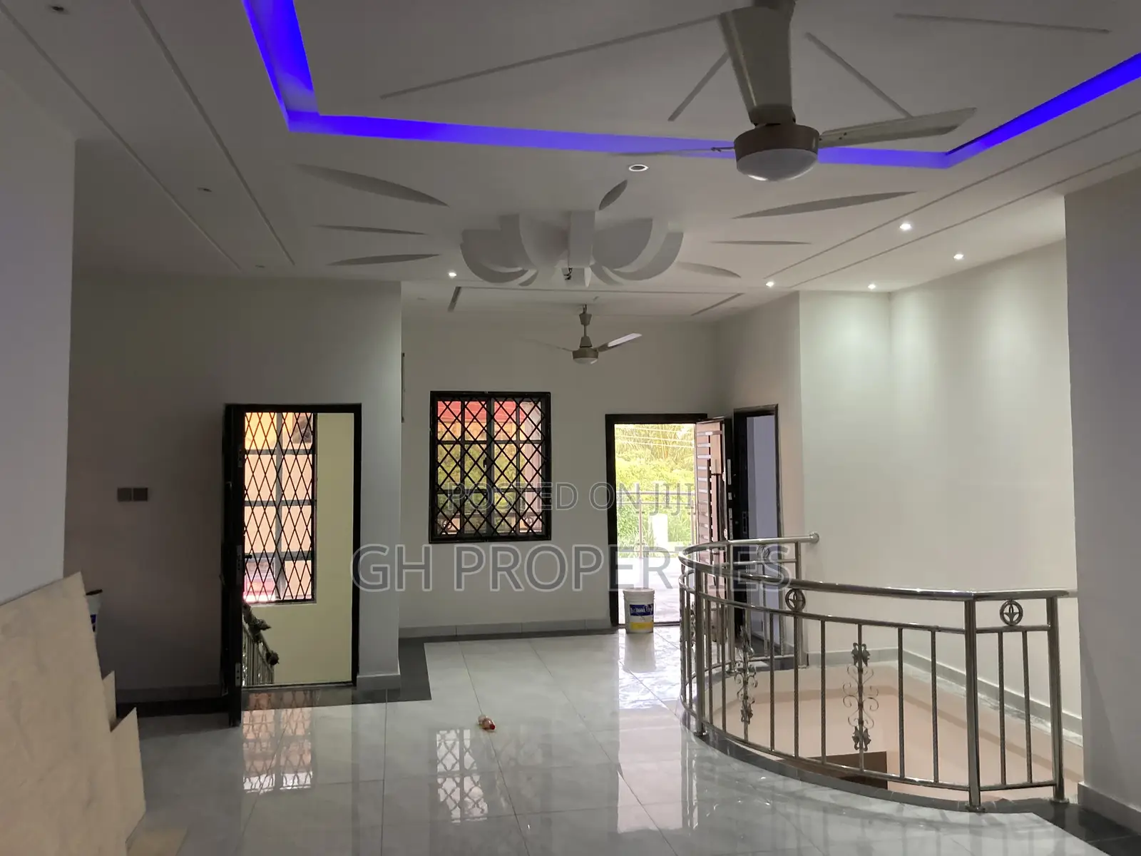 6bdrm Mansion in Executive Six, Kumasi Metropolitan for sale