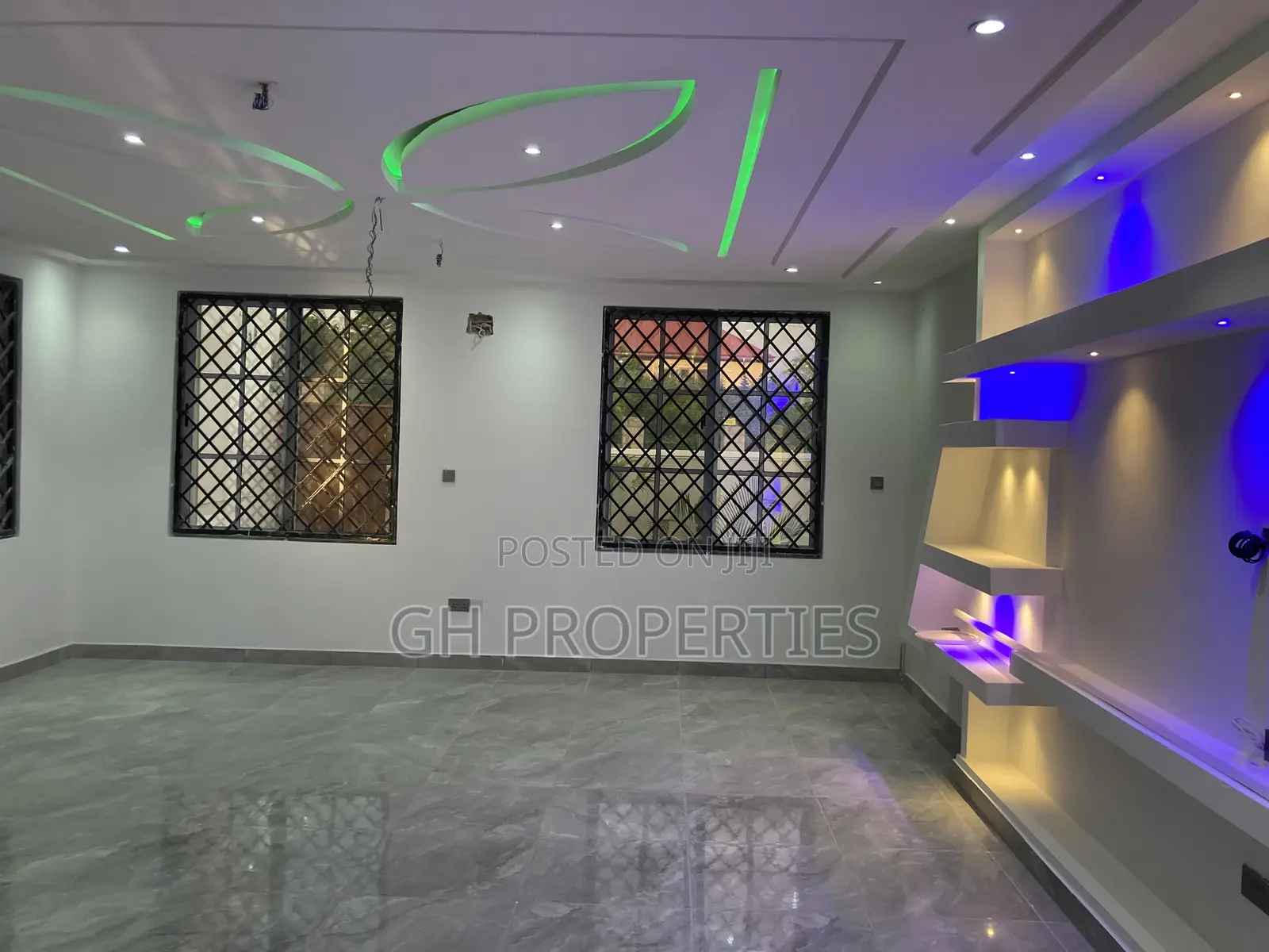 6bdrm Mansion in Executive Six, Kumasi Metropolitan for sale