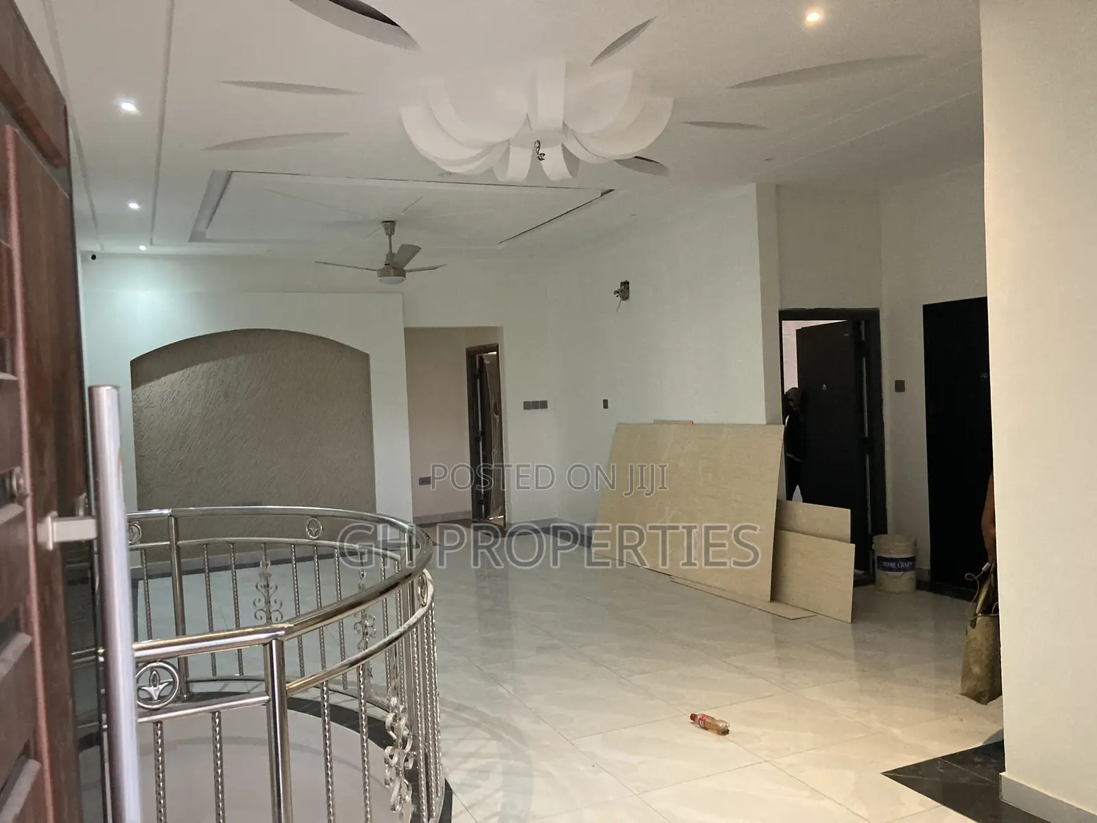 6bdrm Mansion in Executive Six, Kumasi Metropolitan for sale