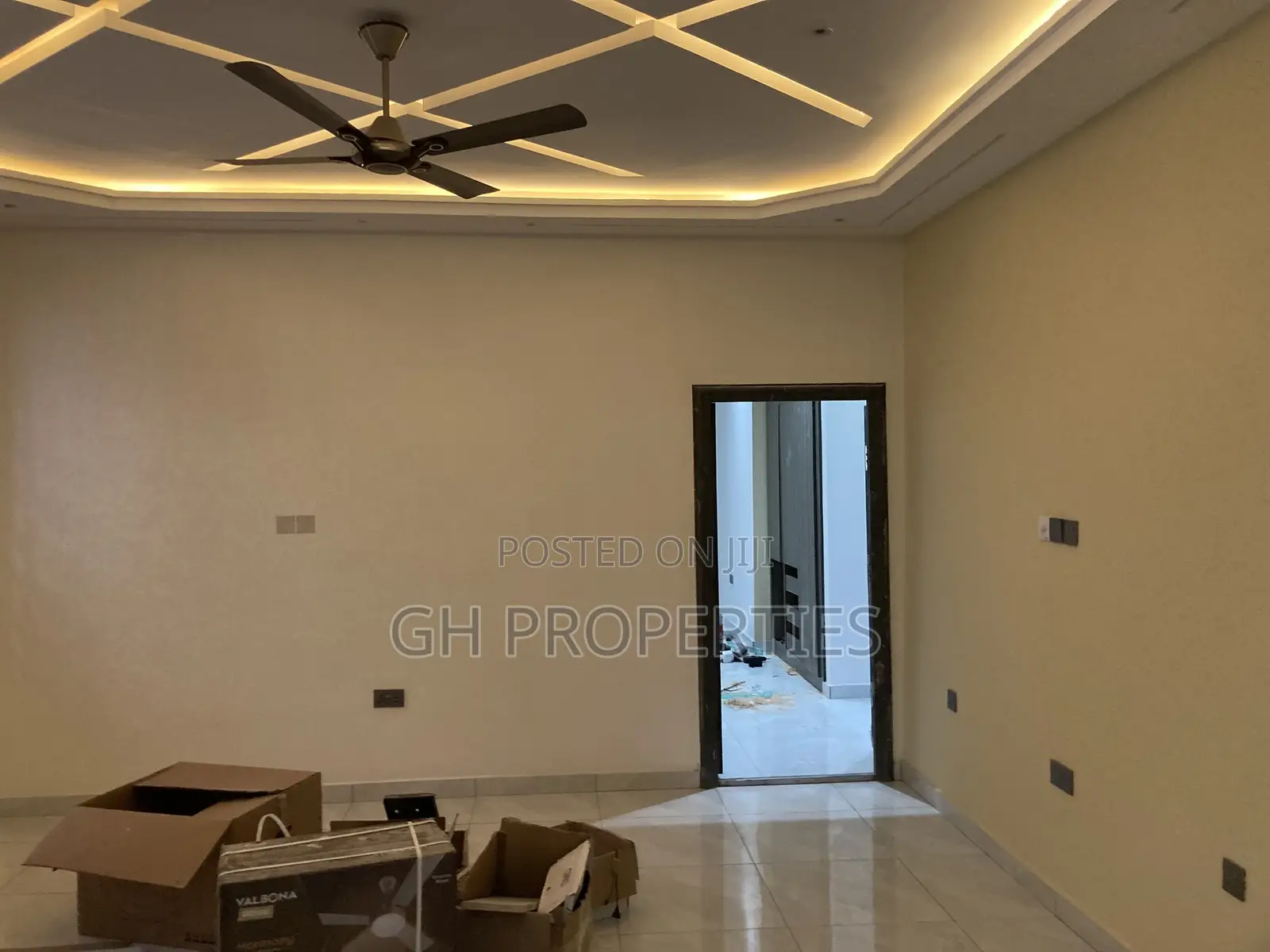 6bdrm Mansion in Executive Six, Kumasi Metropolitan for sale