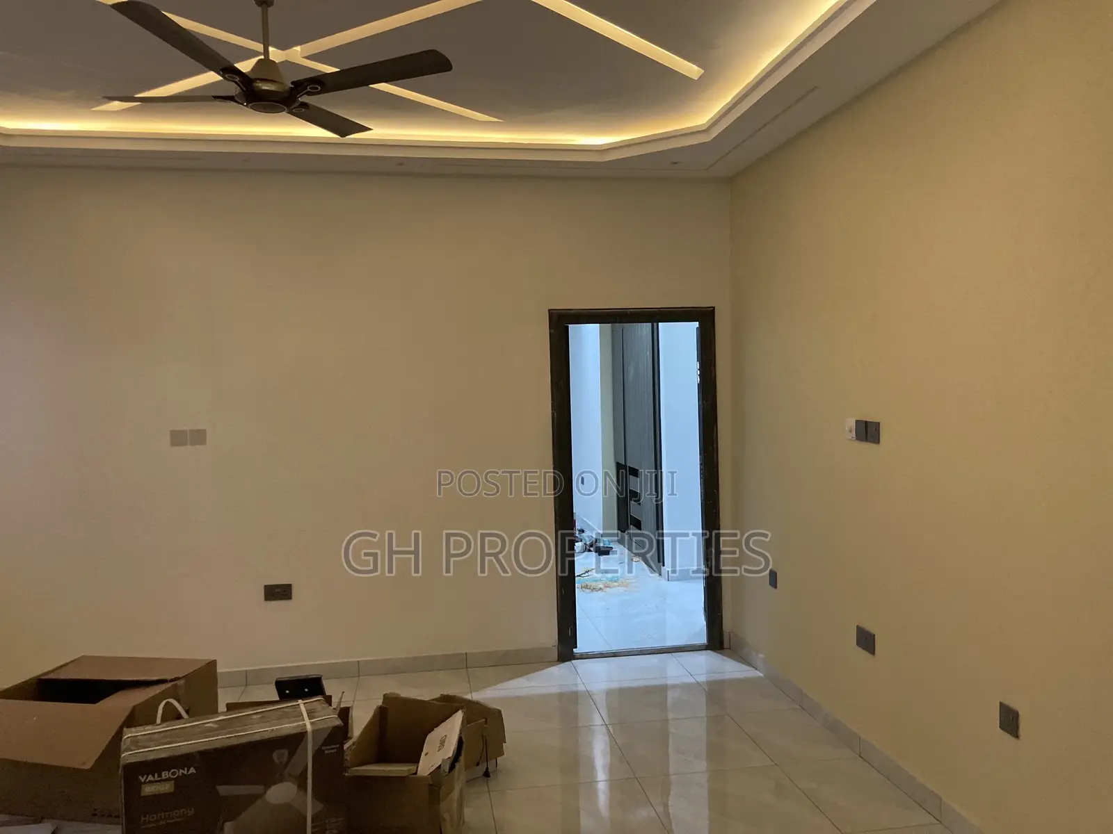 6bdrm Mansion in Executive Six, Kumasi Metropolitan for sale