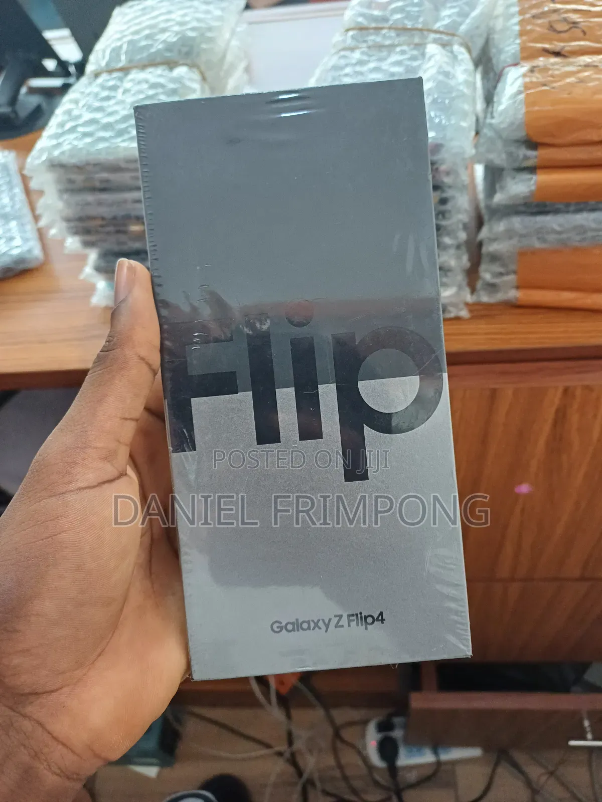 New Samsung Galaxy Z Flip4 256 GB Black