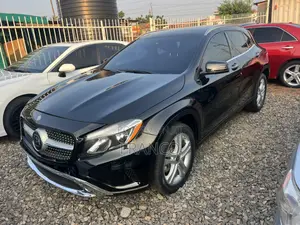 Photo - Mercedes-Benz GLA 250 2016 Black