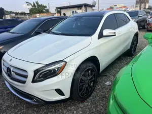Photo - Mercedes-Benz GLA 250 2017 White